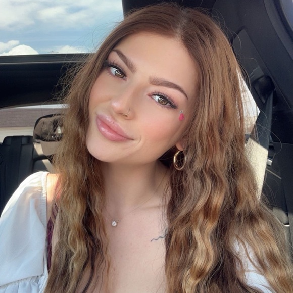 Meet your Posher, Mandee - Picture 6 of 15